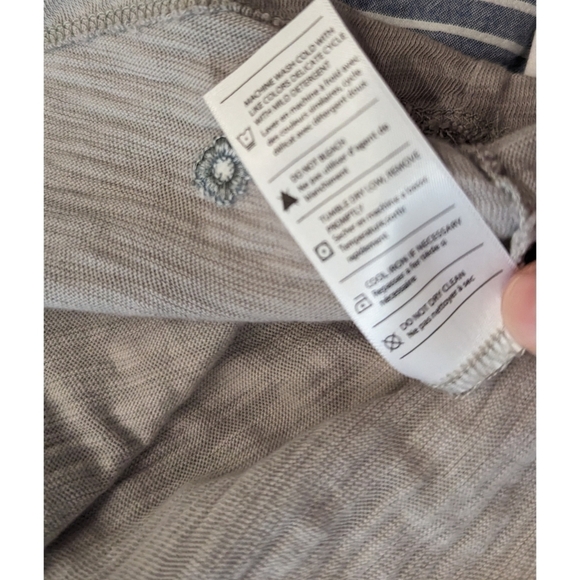 Erin Gray 100% Pima Cotton V-Neck Long Sleeve Top Size Medium - Picture 6 of 6